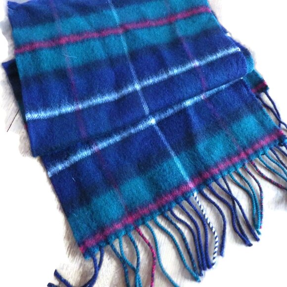 James Pringle Weavers Scarf/ Tartan Plaid/ Made in Inverness Scotland - Picture 4 of 4